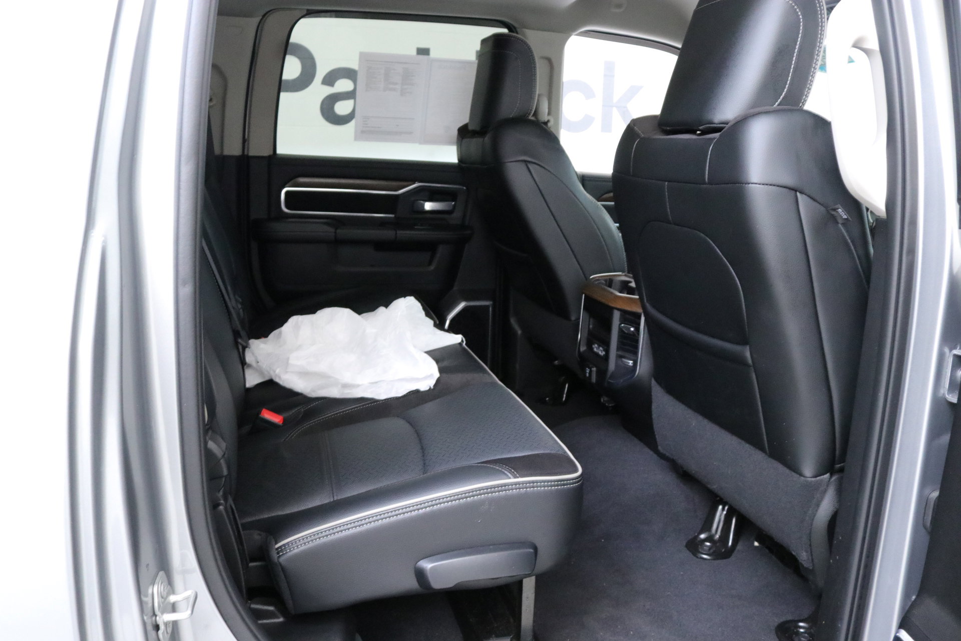 Used 2024 RAM 3500 Laramie w/ Chrome Bumper Package image 26