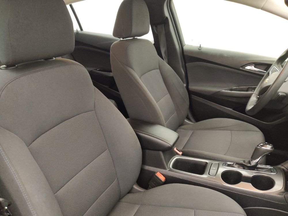 Used 2018 Chevrolet Cruze LT w/ Convenience Package FWD image 21