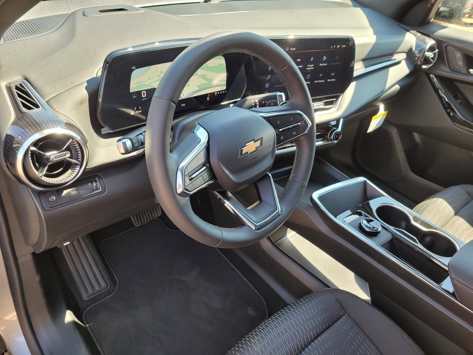 New 2027 Chevrolet Equinox LT w/ Safety and Technology Package FWD image 16
