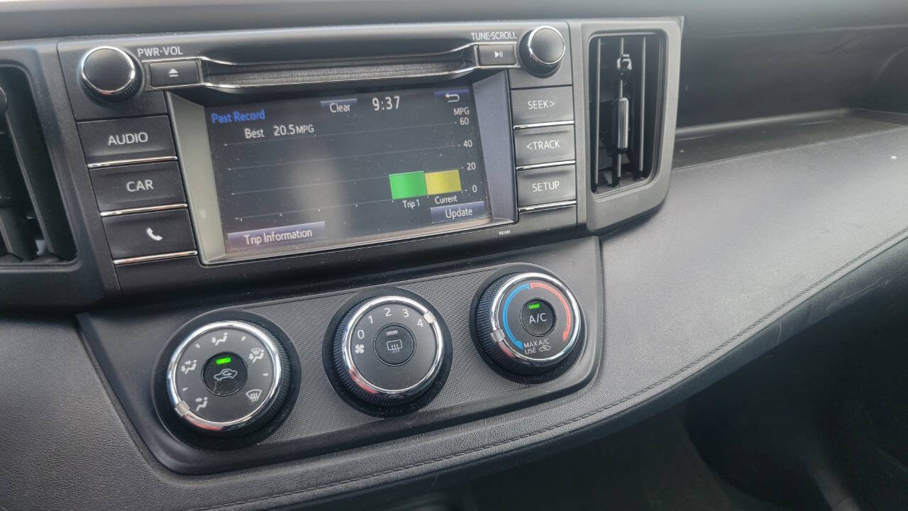 Used 2016 Toyota RAV4 LE FWD image 29