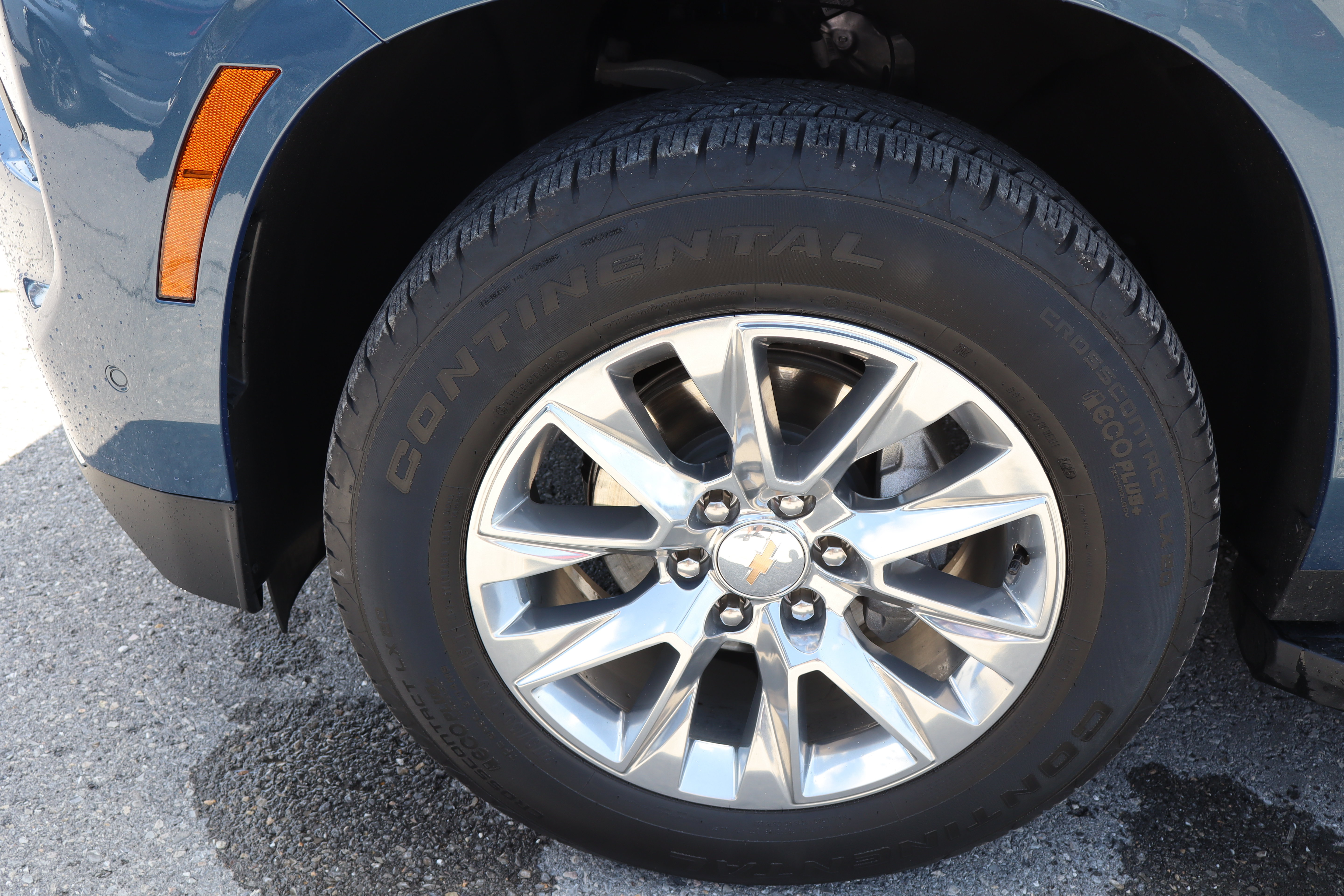 Used 2025 Chevrolet Tahoe Premier w/ LPO, Illumination Package AWD/4WD image 11