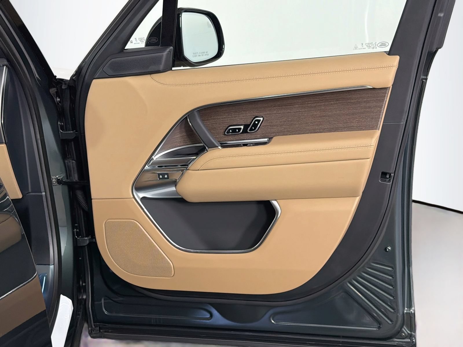 New 2026 Land Rover Range Rover SE AWD/4WD image 31