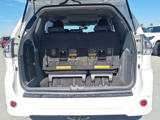 Used 2012 Toyota Sienna SE image 12