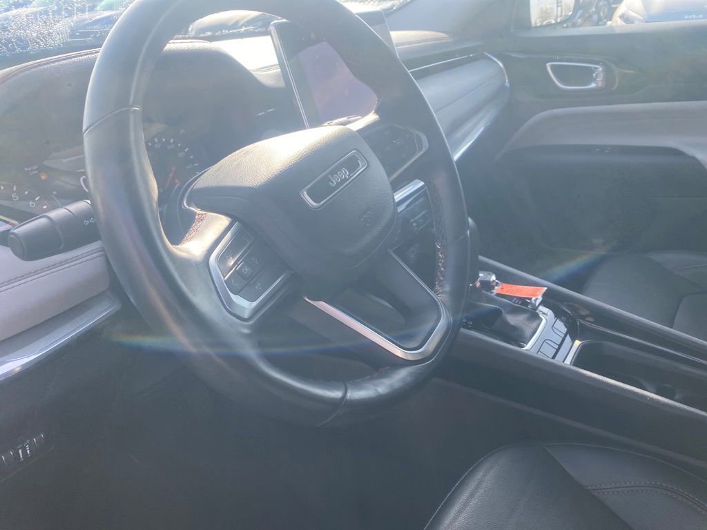 Used 2022 Jeep Compass Limited image 23
