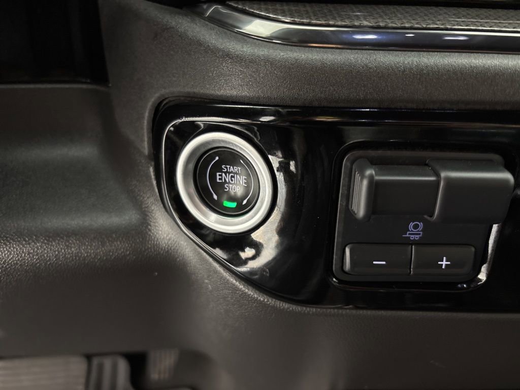 Used 2022 Chevrolet Silverado 1500 ZR2 image 36