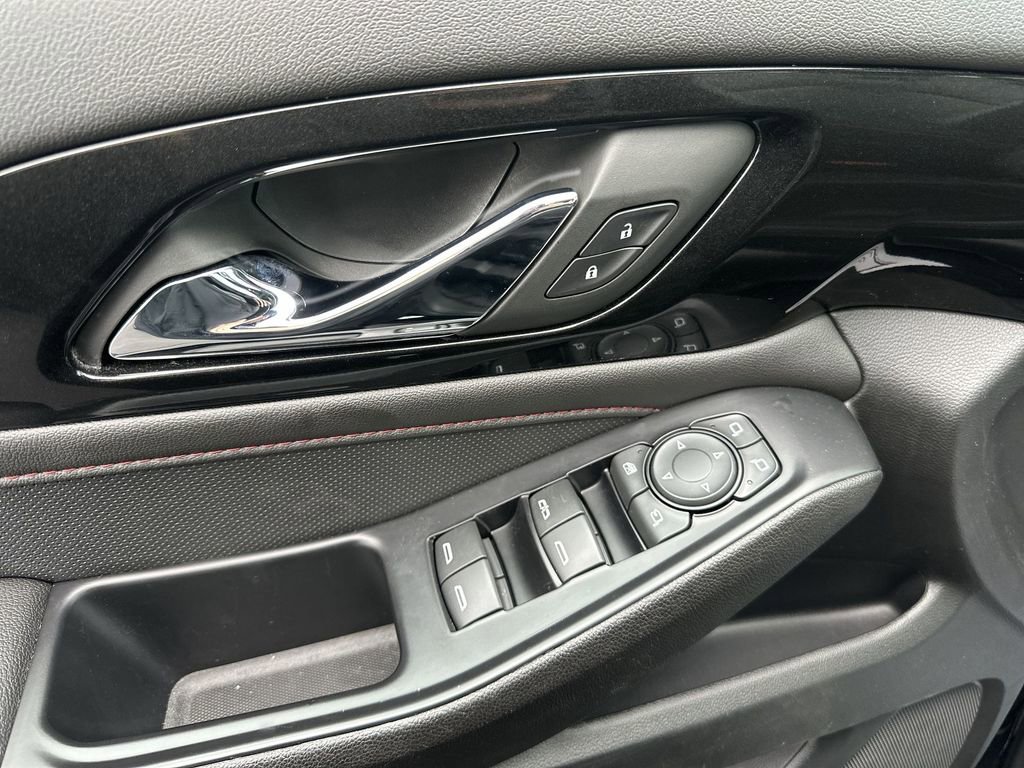 Used 2022 Chevrolet Traverse RS image 13