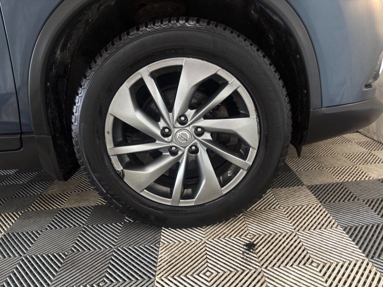 Used 2015 Nissan Rogue SL image 25