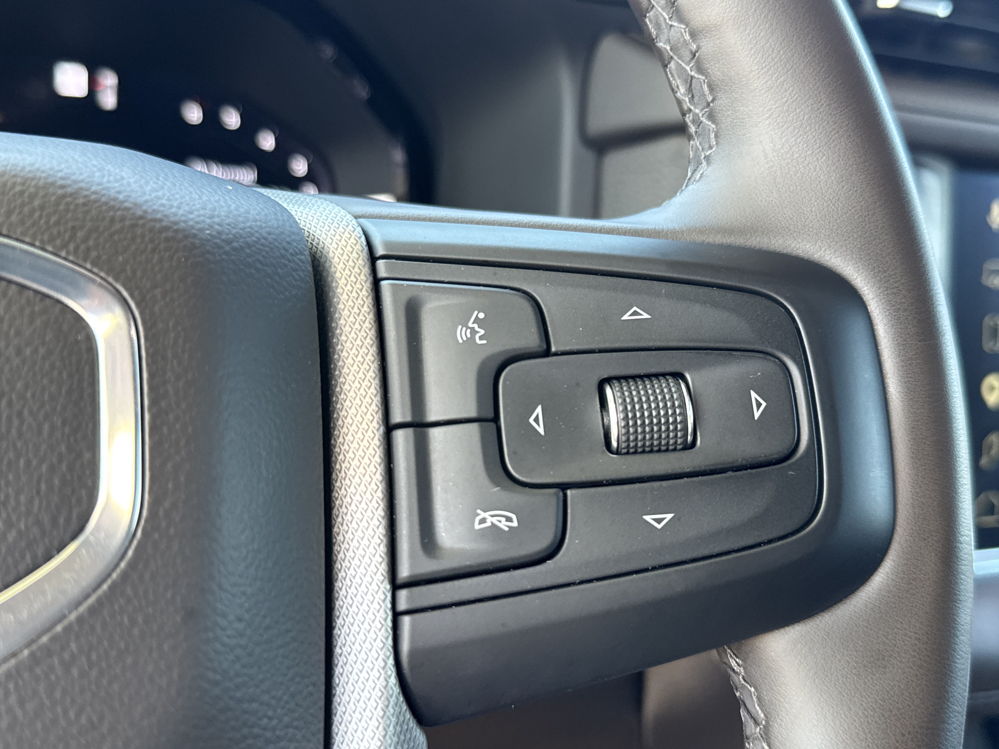 Used 2023 GMC Yukon Denali AWD/4WD image 20
