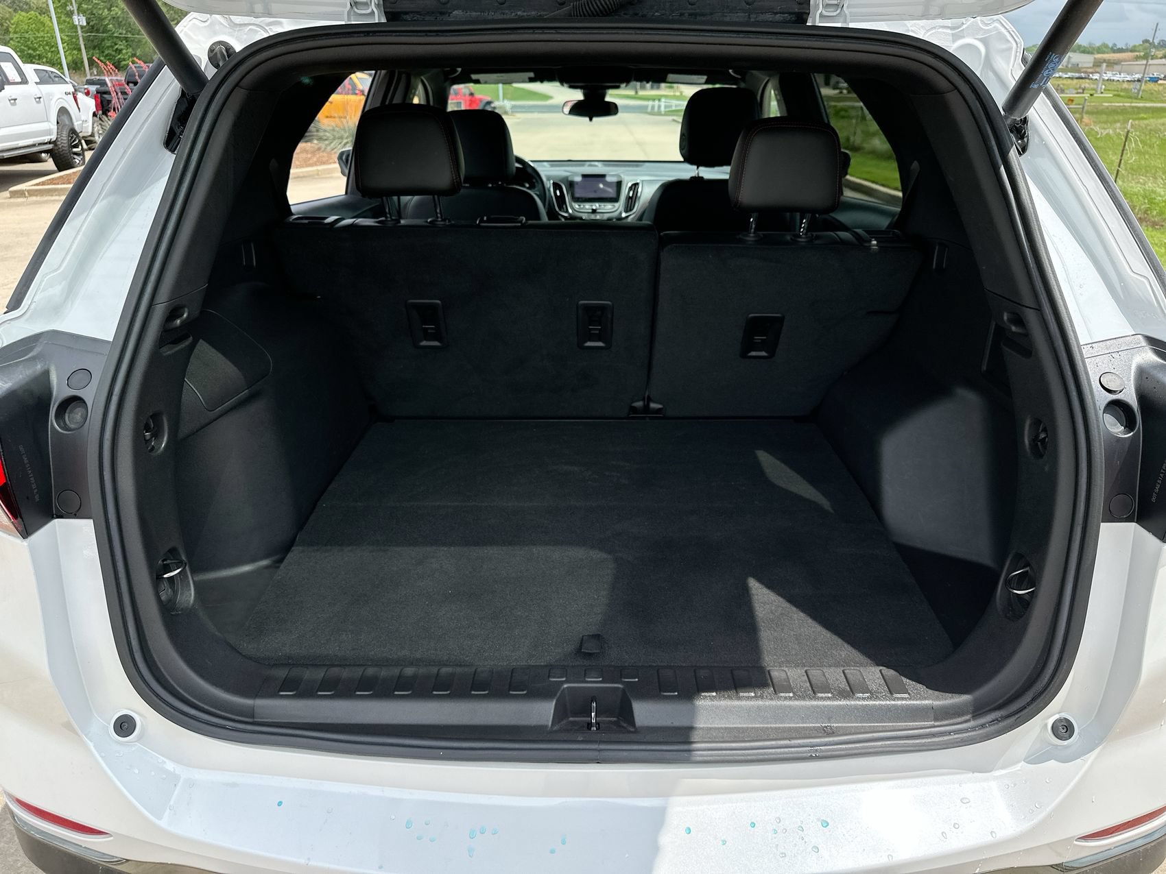 Used 2022 Chevrolet Equinox RS w/ RS Leather Package FWD image 23