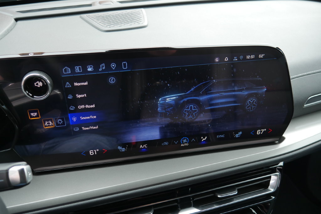 New 2027 Chevrolet Traverse LT w/ Enhanced Driving Package AWD/4WD image 29