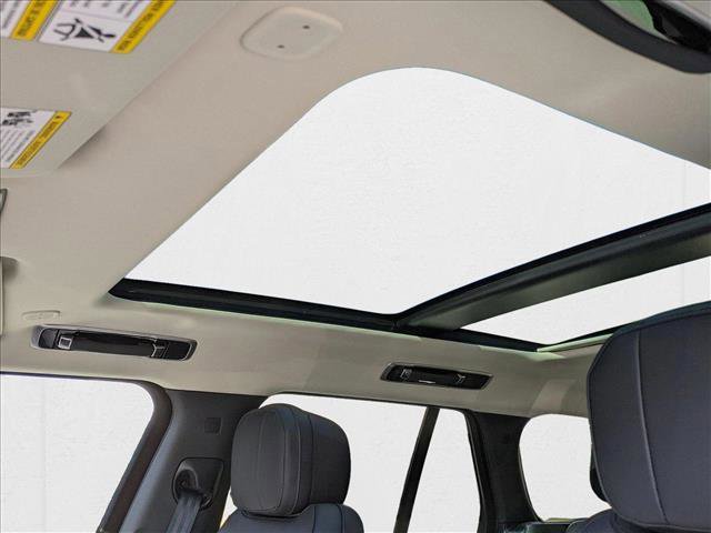 New 2025 Land Rover Range Rover SE image 15