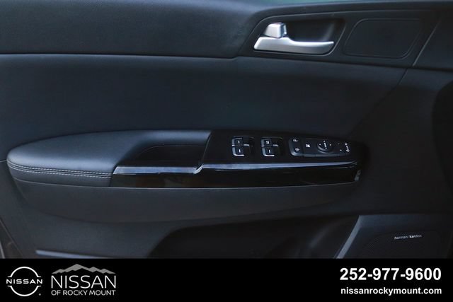 Used 2021 Kia Sportage EX w/ EX Technology Package FWD image 11
