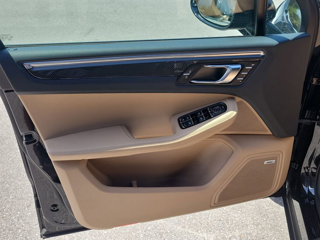 Certified 2022 Porsche Macan image 24