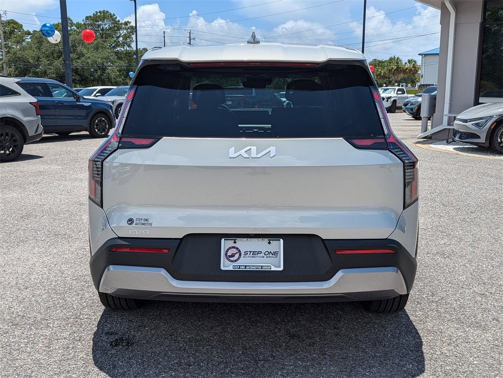 New 2026 Kia EV9 Light image 6