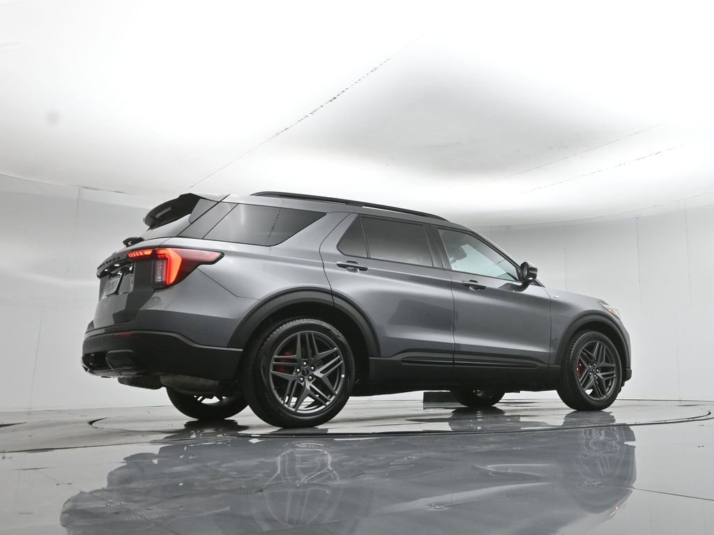 Used 2025 Ford Explorer ST-Line w/ Premium Package image 51
