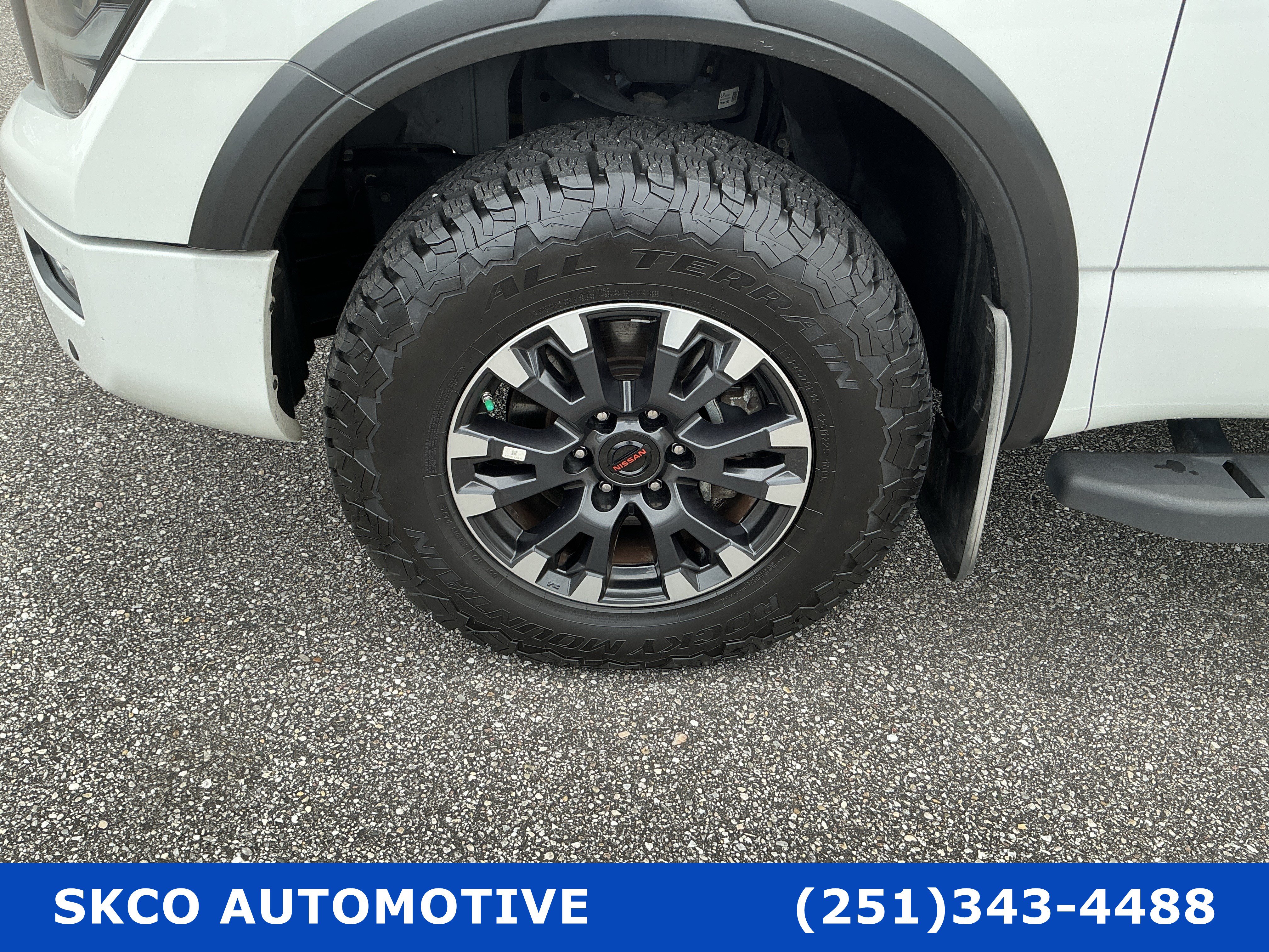 Used 2020 Nissan Titan PRO-4X w/ Pro-4x Convenience Package AWD/4WD image 12