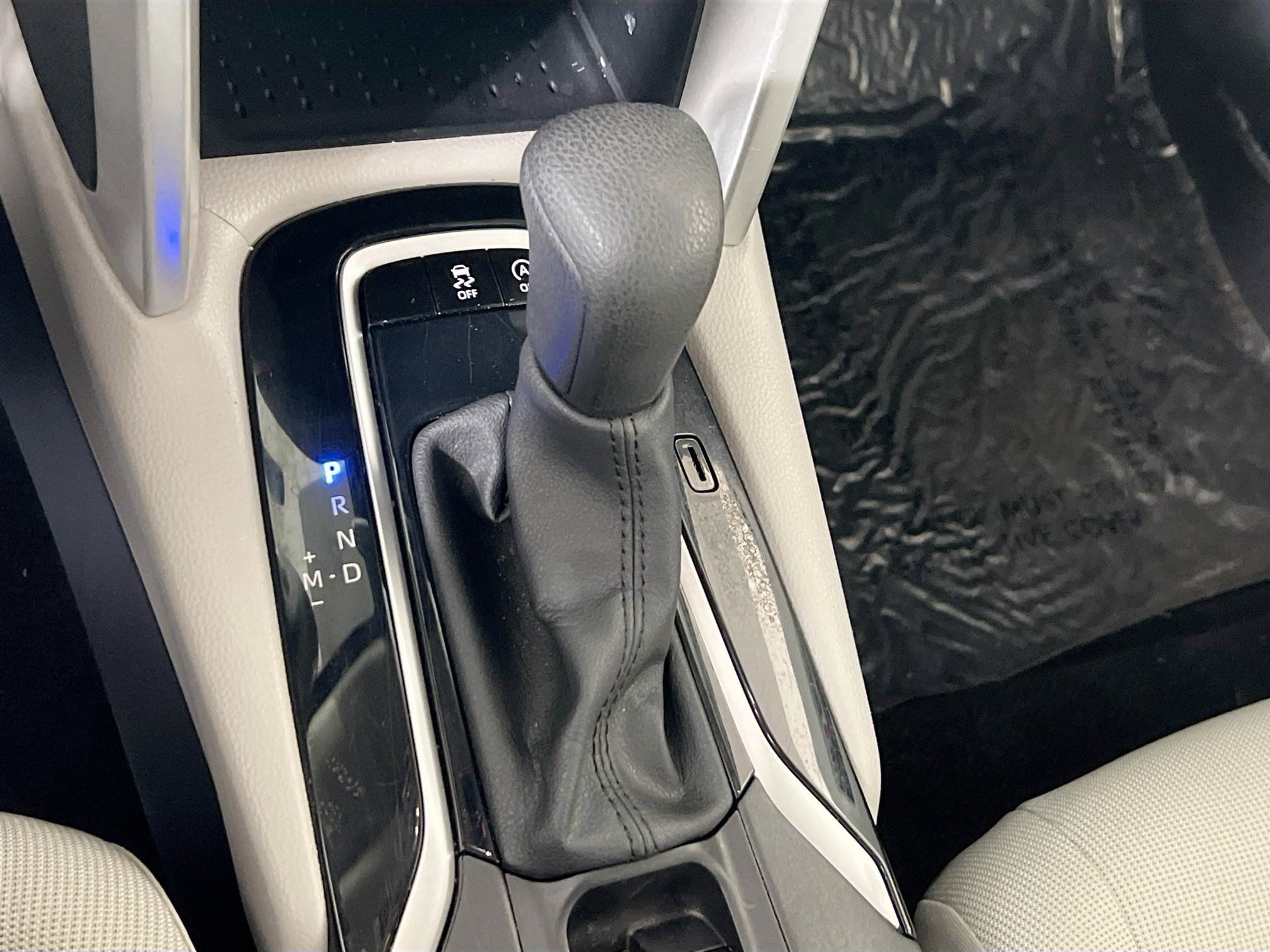 Used 2024 Toyota Corolla Cross L image 16