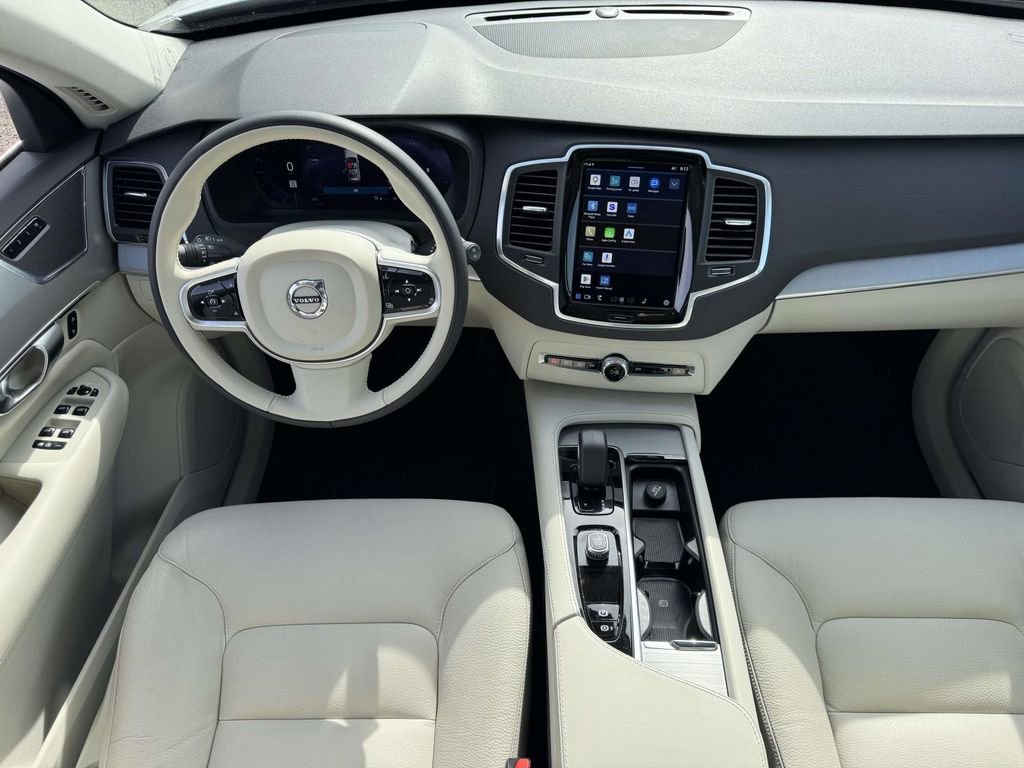 Used 2023 Volvo XC90 B5 Core w/ Protection Package Premier AWD/4WD image 14