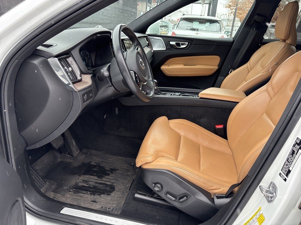 Used 2021 Volvo XC60 T5 Inscription w/ Advanced Package image 10