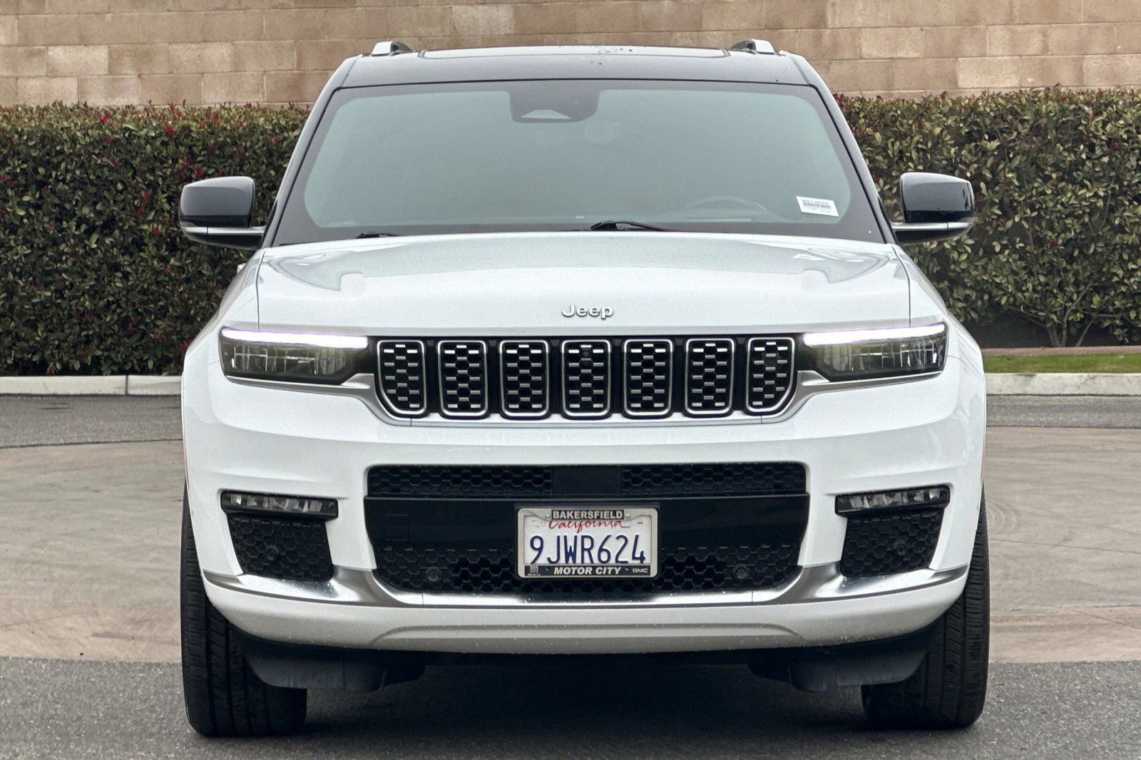 Used 2023 Jeep Grand Cherokee L Summit image 9