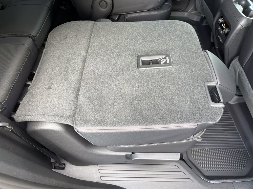 New 2026 Chevrolet Traverse LT w/ Midnight/Sport Edition image 34