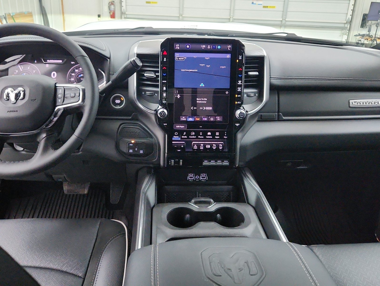 New 2026 RAM 3500 Laramie AWD/4WD image 27