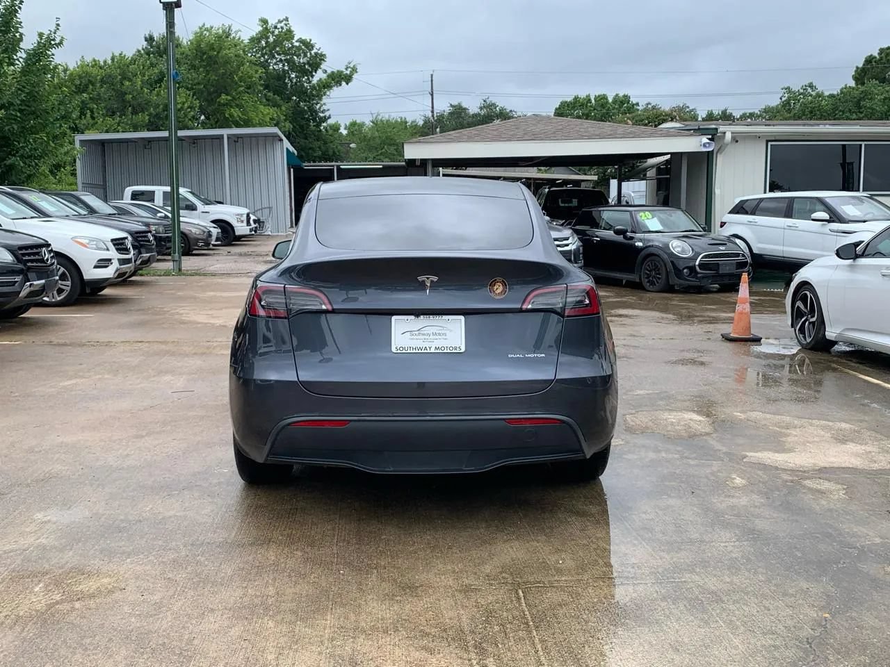 Used 2023 Tesla Model Y Long Range AWD/4WD image 6