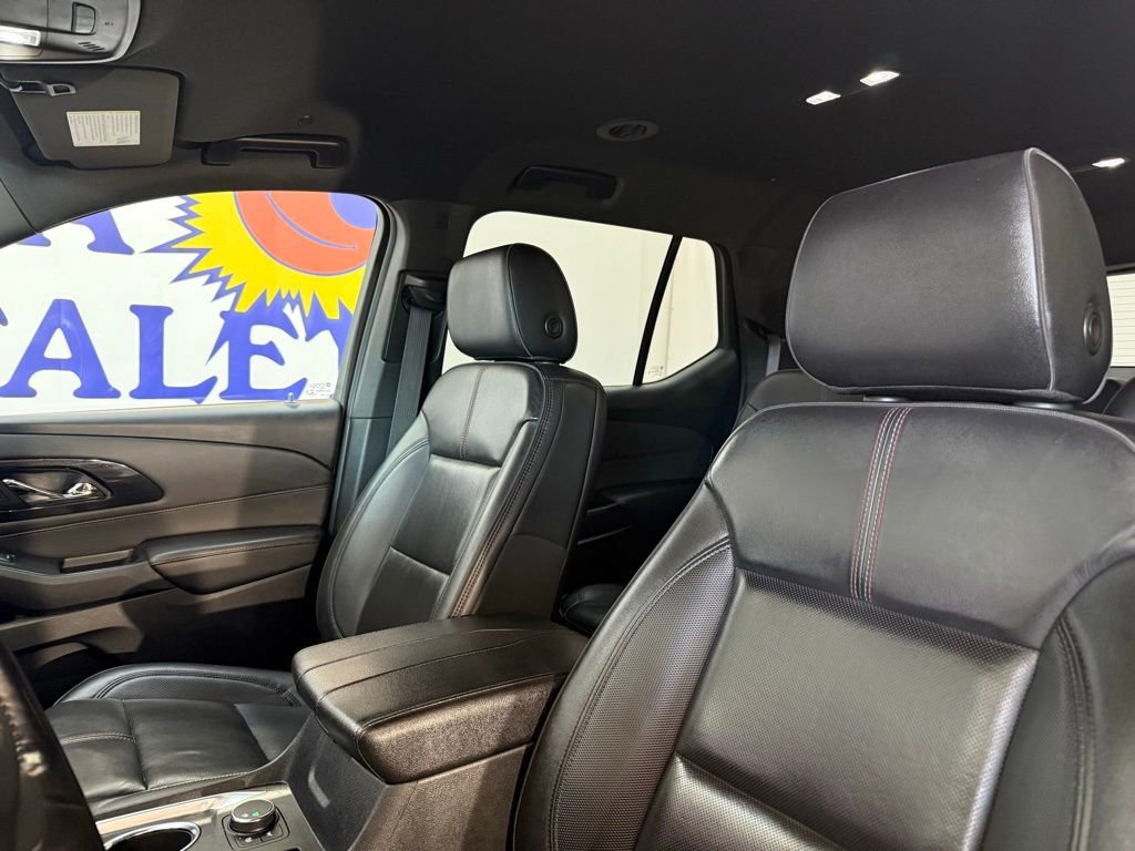 Used 2022 Chevrolet Traverse RS image 9