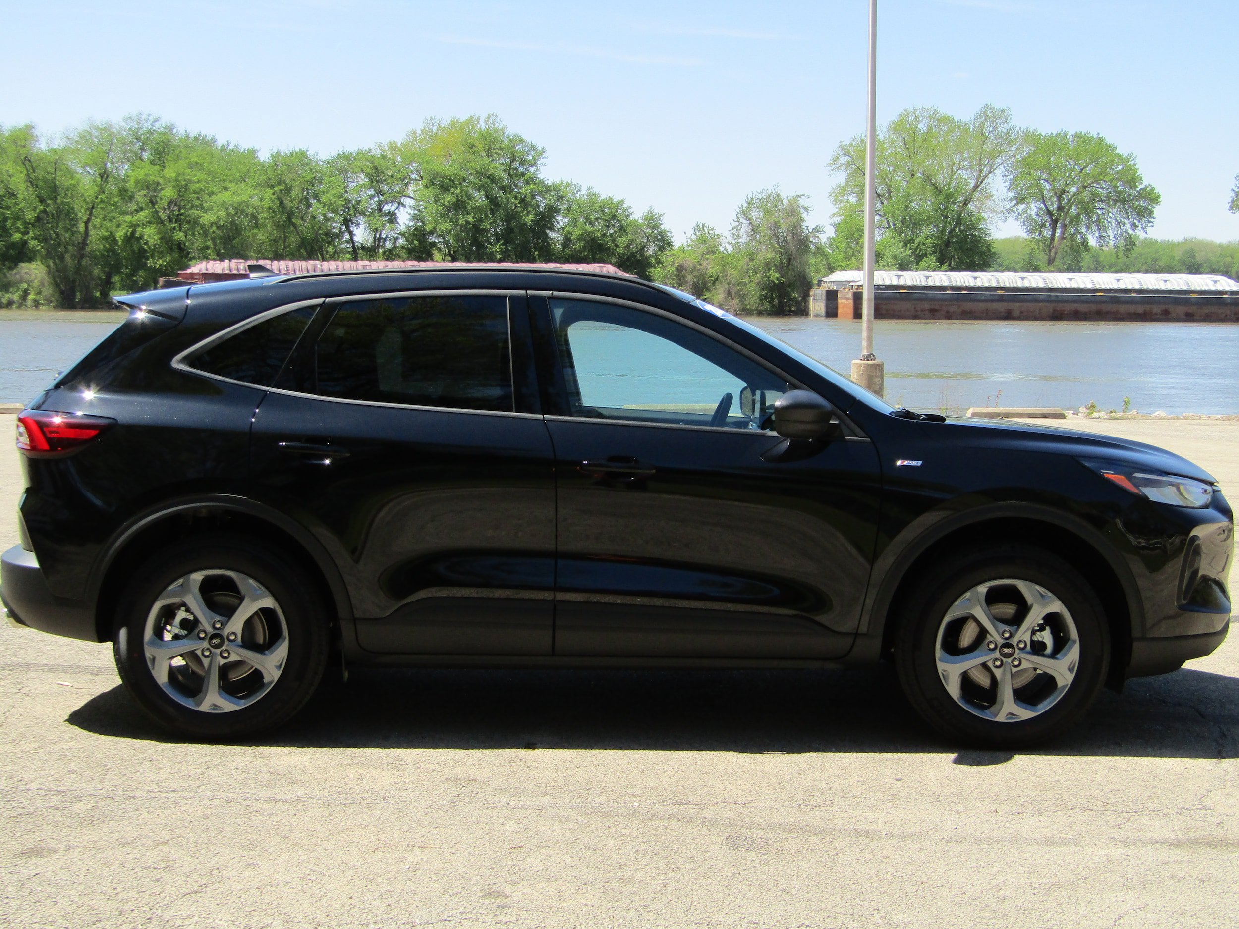 New 2026 Ford Escape ST-Line w/ Cold Weather Package AWD/4WD image 5
