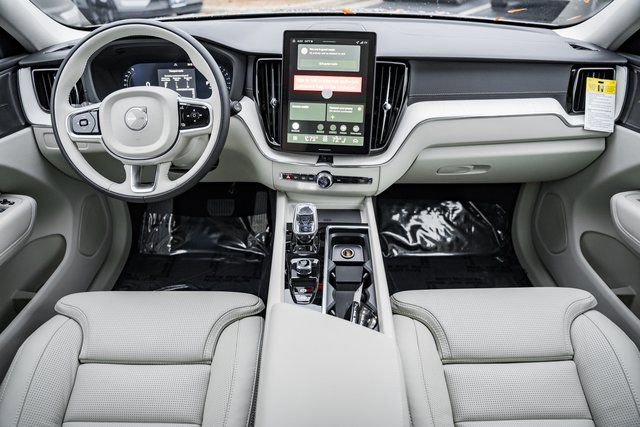 New 2026 Volvo XC60 B5 Ultra w/ Protection Package Premier image 19