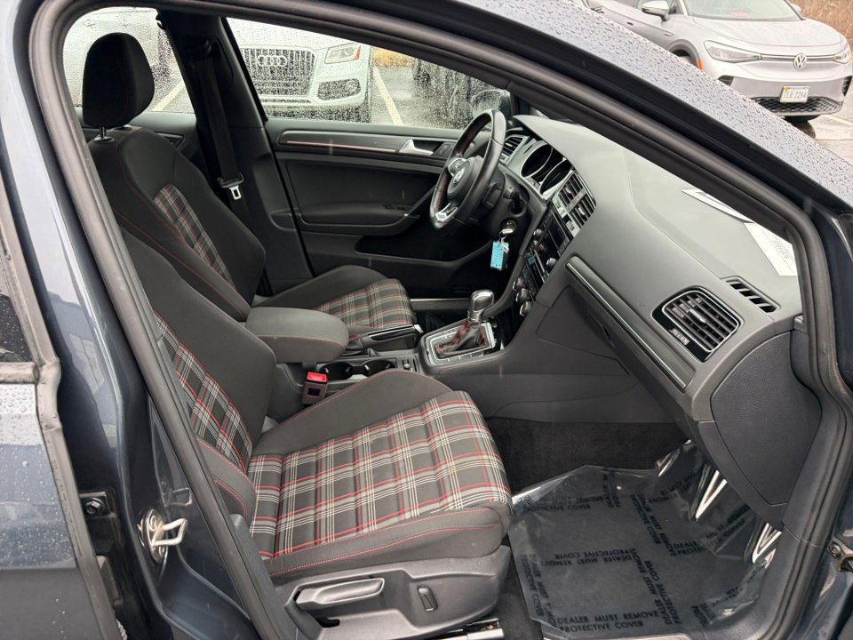 Used 2019 Volkswagen GTI SE FWD image 28