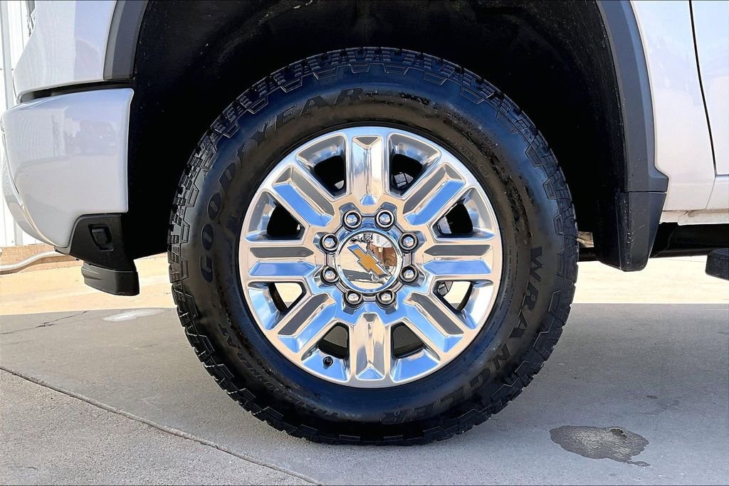 Used 2024 Chevrolet Silverado 2500 High Country w/ High Country Premium Package image 11