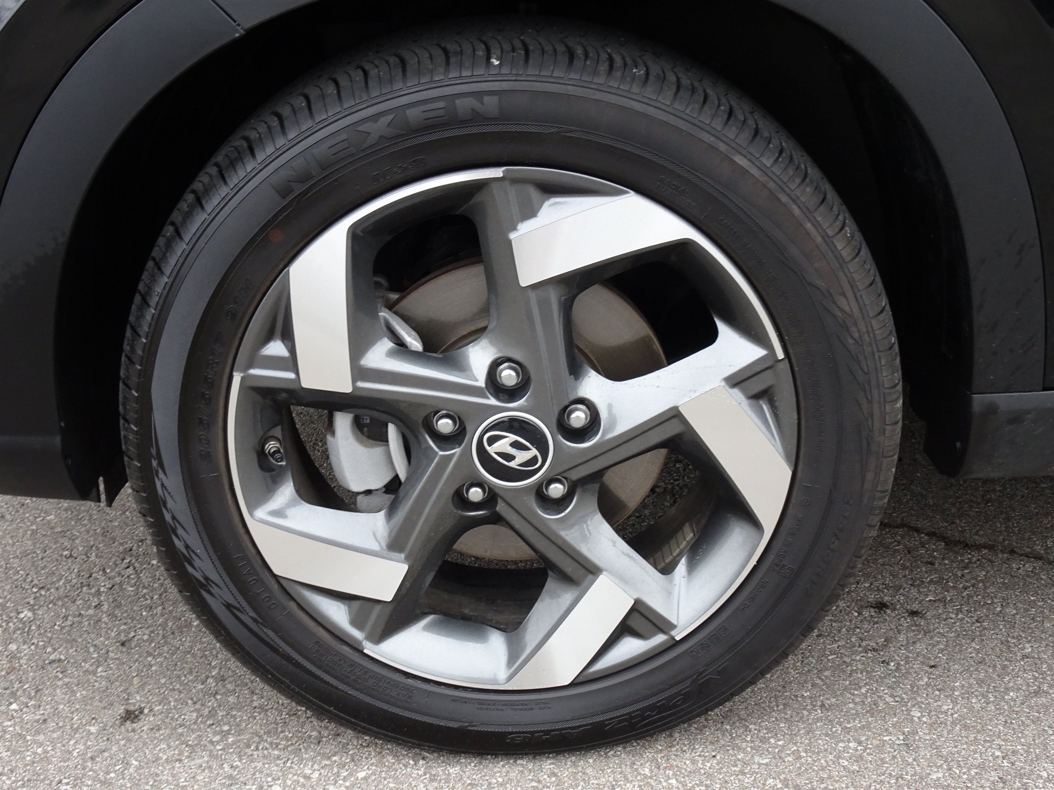 Used 2023 Hyundai Venue SEL FWD image 26