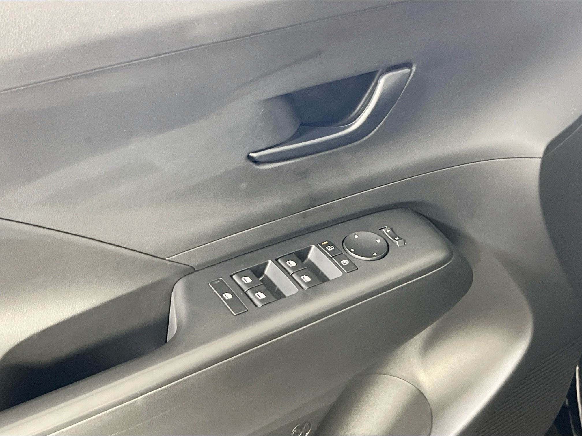 Used 2024 Hyundai Kona SEL w/ Convenience Package AWD/4WD image 17
