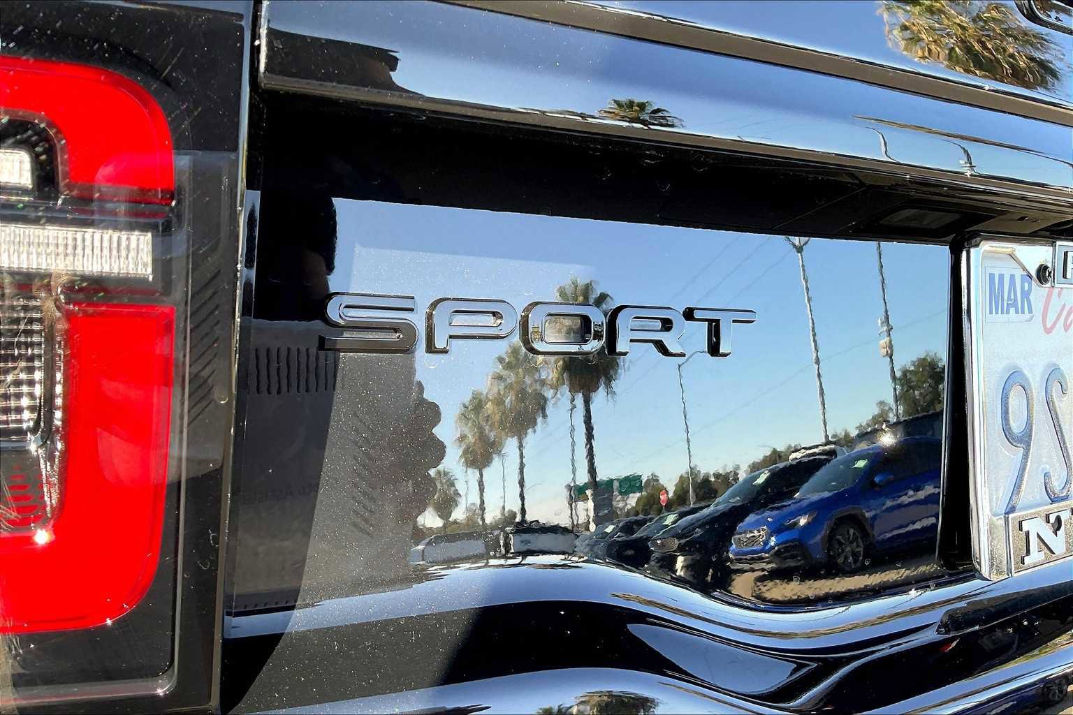 Used 2025 Land Rover Discovery Sport Dynamic SE image 11