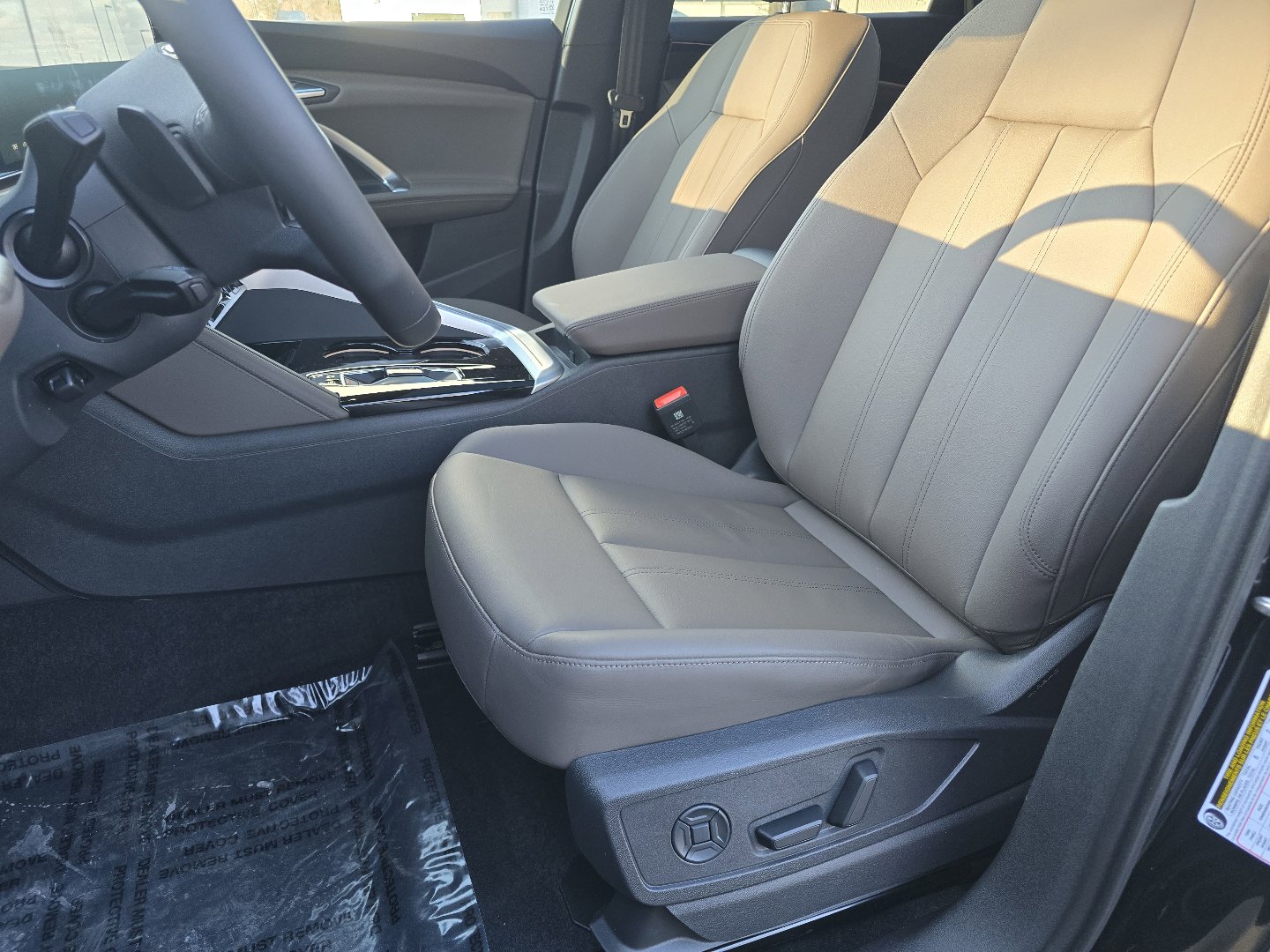 Certified 2025 Audi Q5 Premium w/ Convenience Package image 36