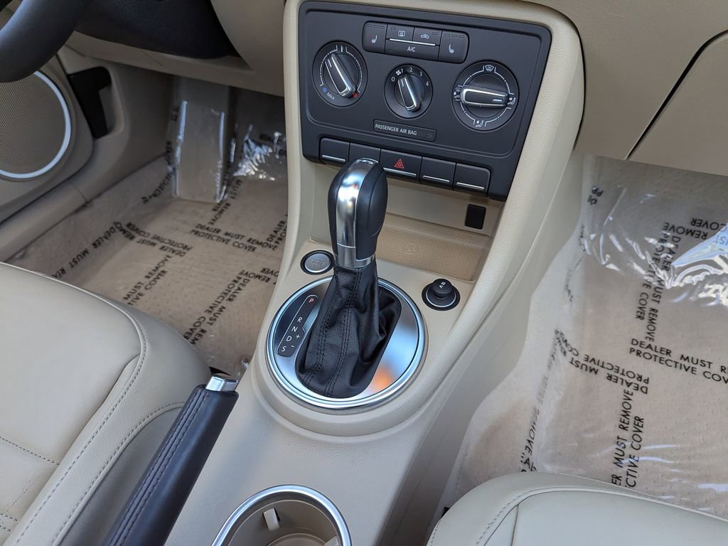 Used 2013 Volkswagen Beetle Turbo image 37