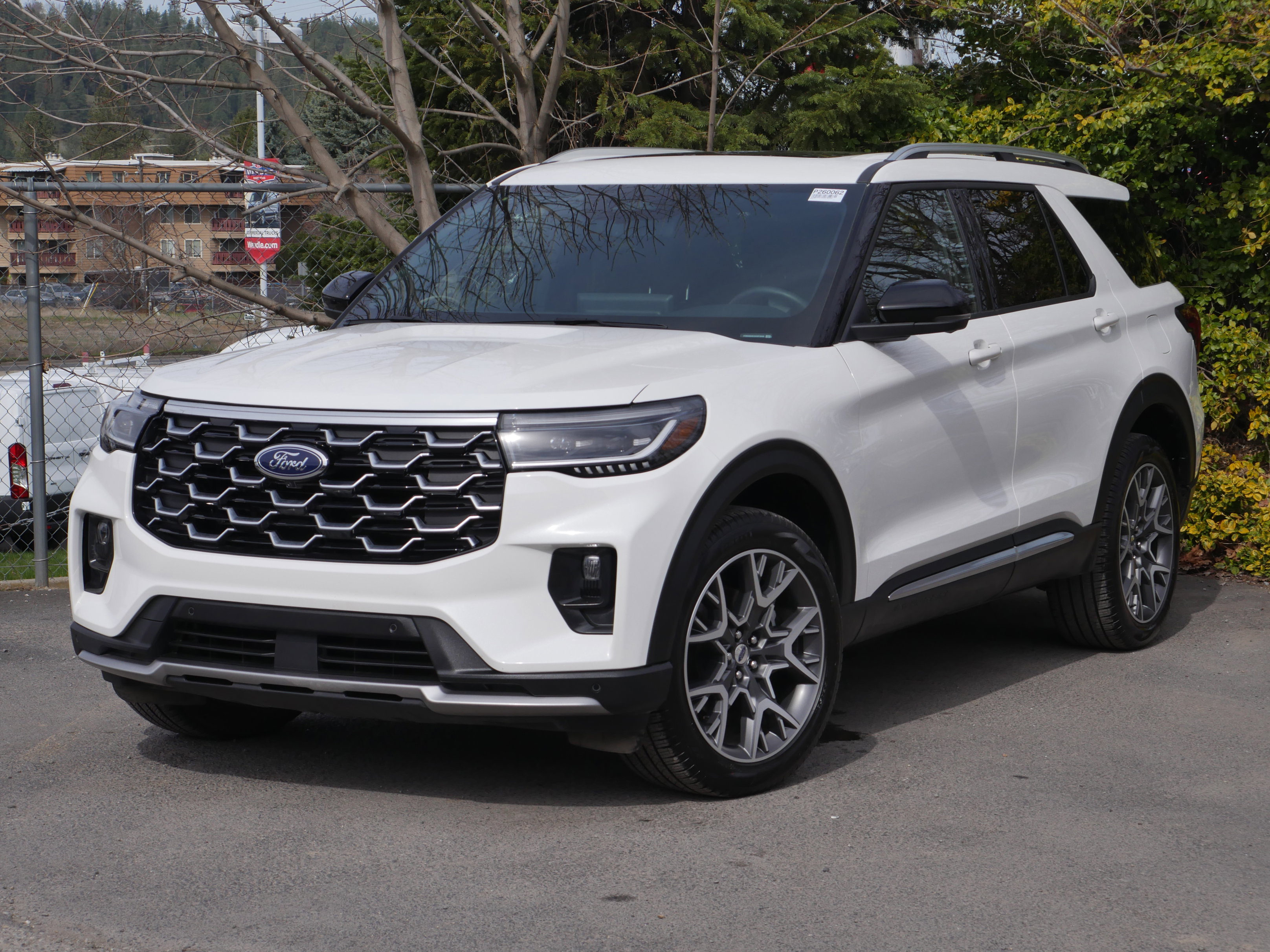 Certified 2025 Ford Explorer Platinum w/ Ultimate Package AWD/4WD image 2