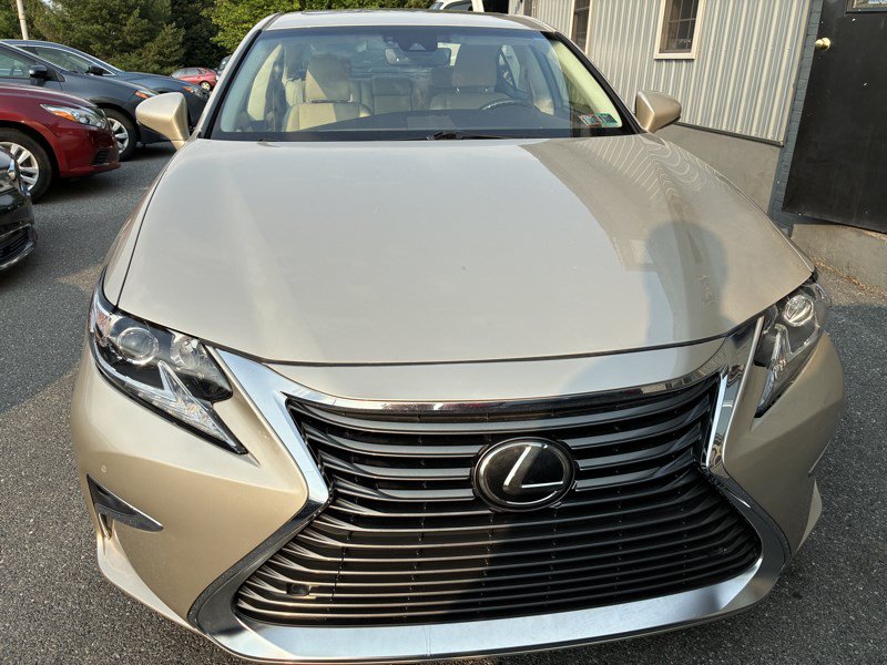 Used 2017 Lexus ES 350 w/ Navigation System Package FWD image 2