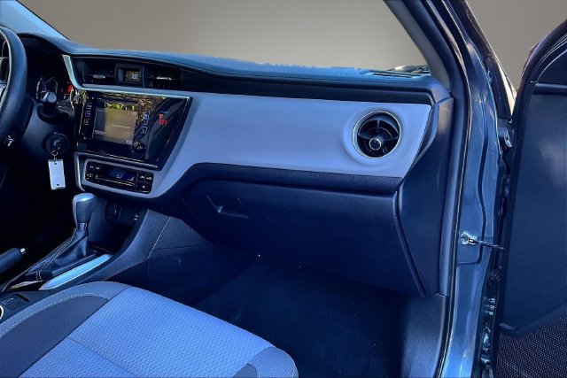Used 2019 Toyota Corolla LE FWD image 26