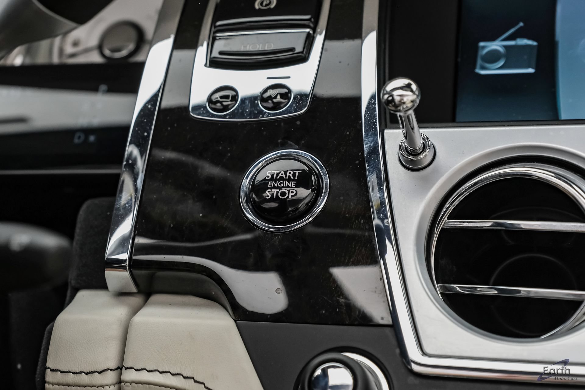 Used 2017 Rolls-Royce Dawn RWD image 94