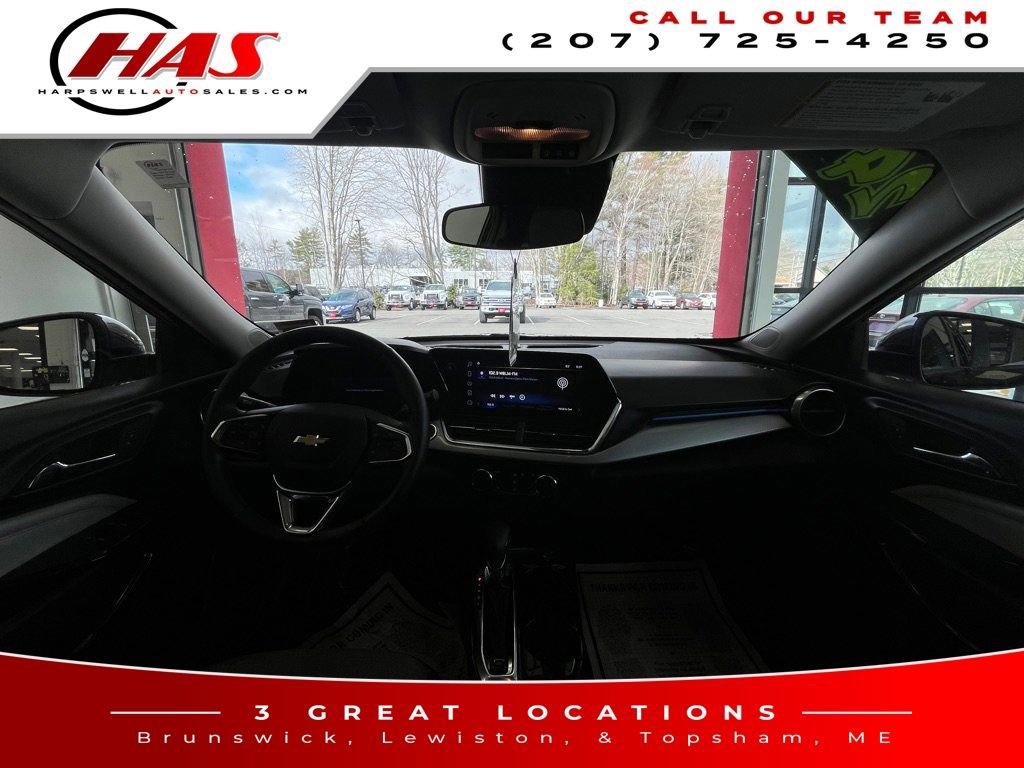 Used 2024 Chevrolet Trax LT w/ Driver Confidence Package FWD image 14