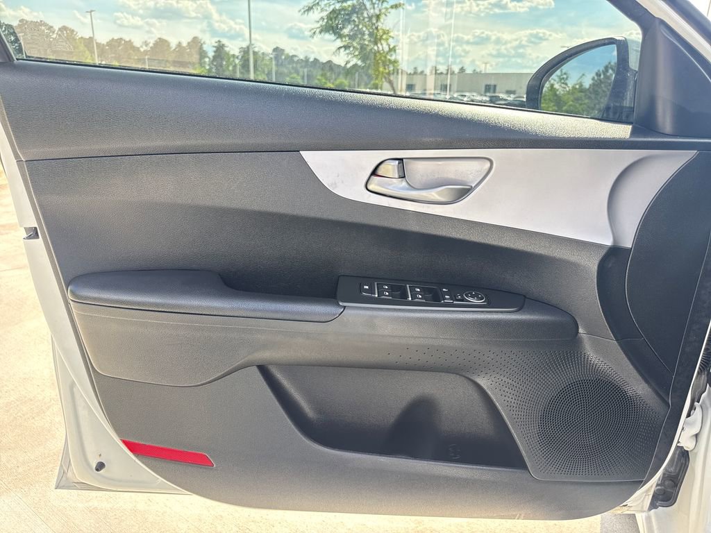 Used 2022 Kia Forte LXS image 14