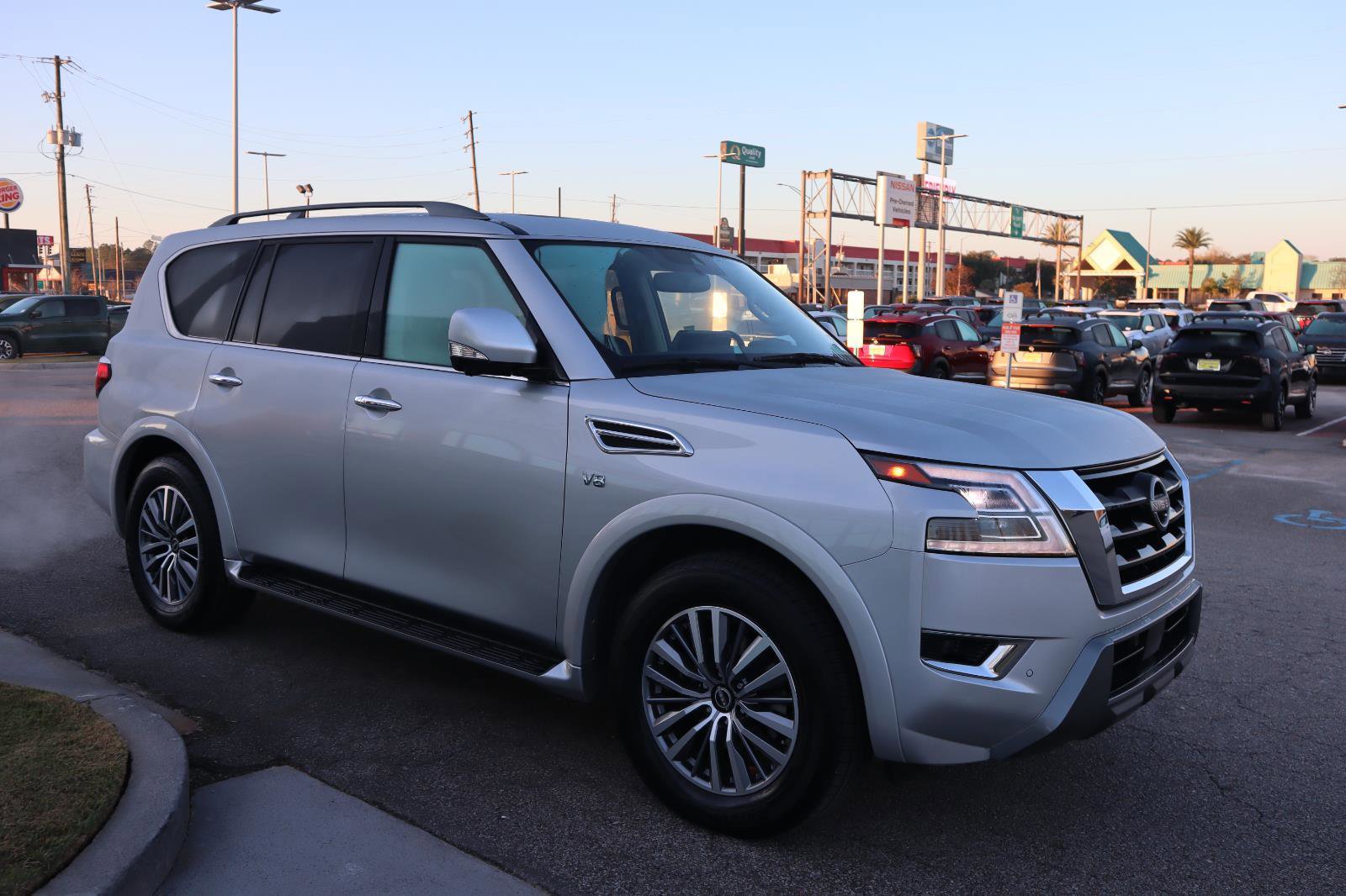 Used 2022 Nissan Armada SL image 13