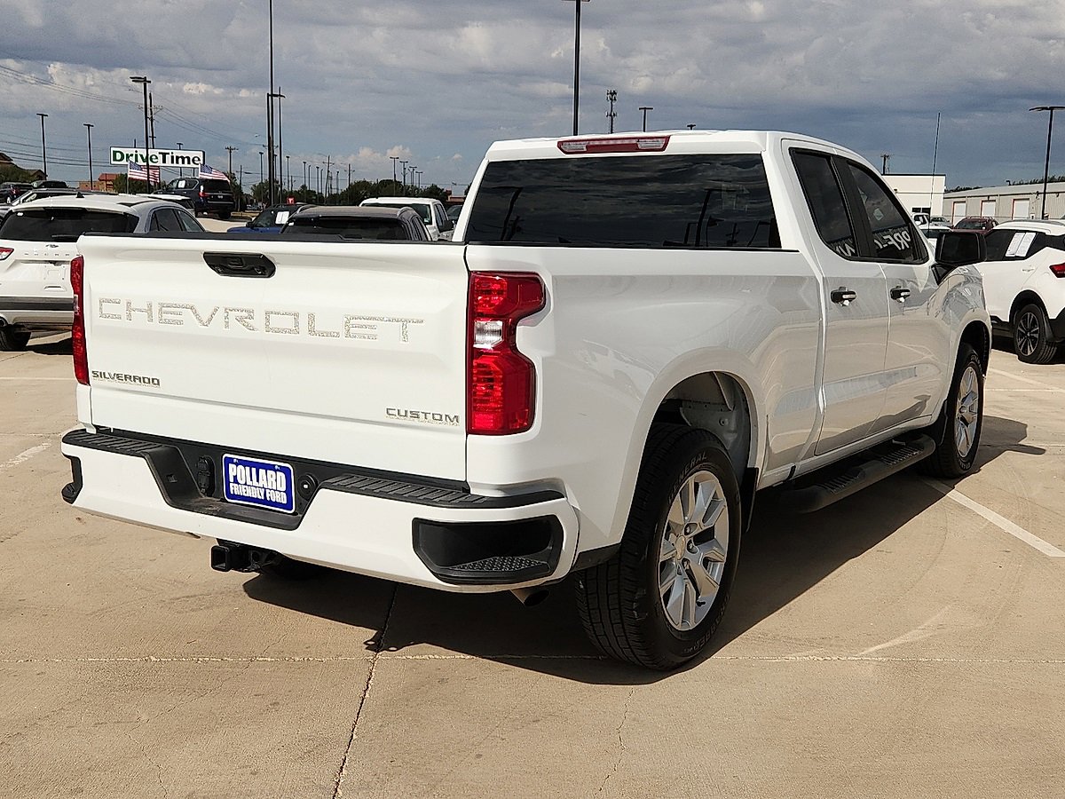 Used 2024 Chevrolet Silverado 1500 Custom image 3
