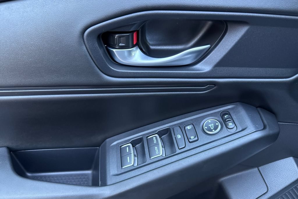 Certified 2025 Honda Accord SE image 5