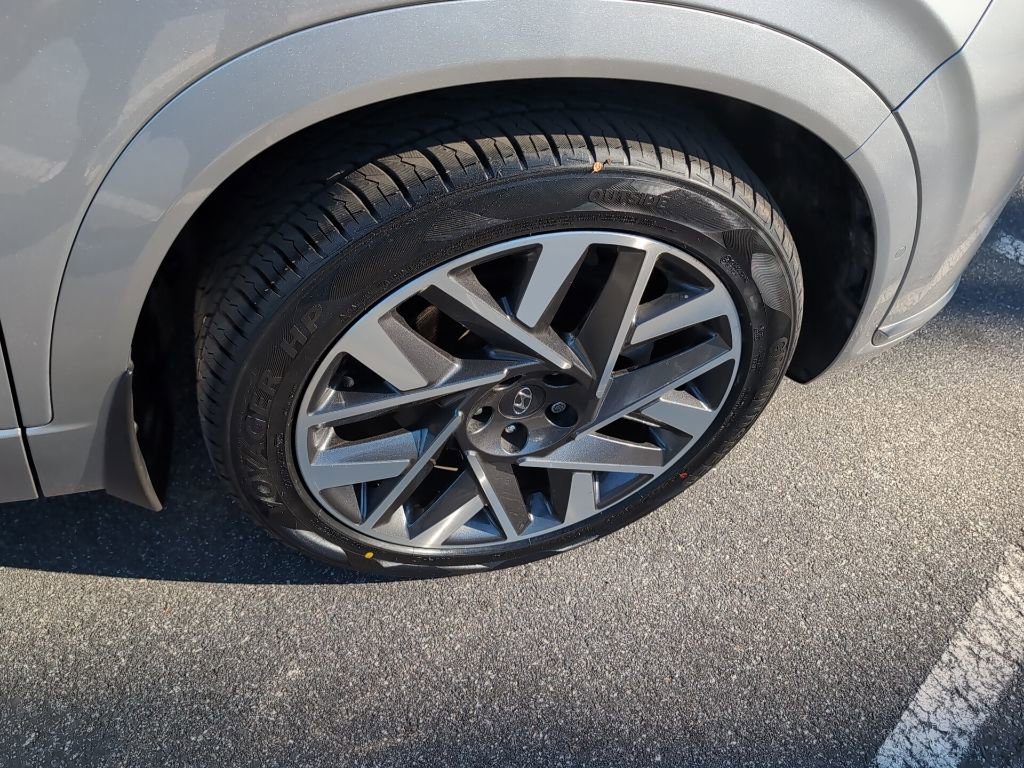 Used 2023 Hyundai Santa Fe Calligraphy image 9