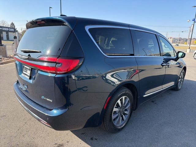 Used 2023 Chrysler Pacifica Limited image 10