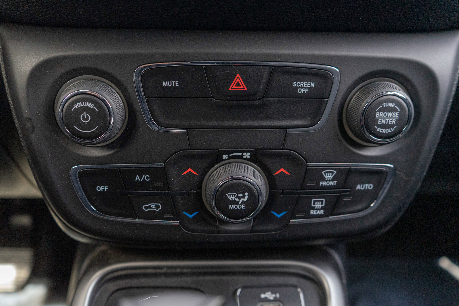 Used 2019 Jeep Compass Latitude w/ Popular Equipment Group image 19