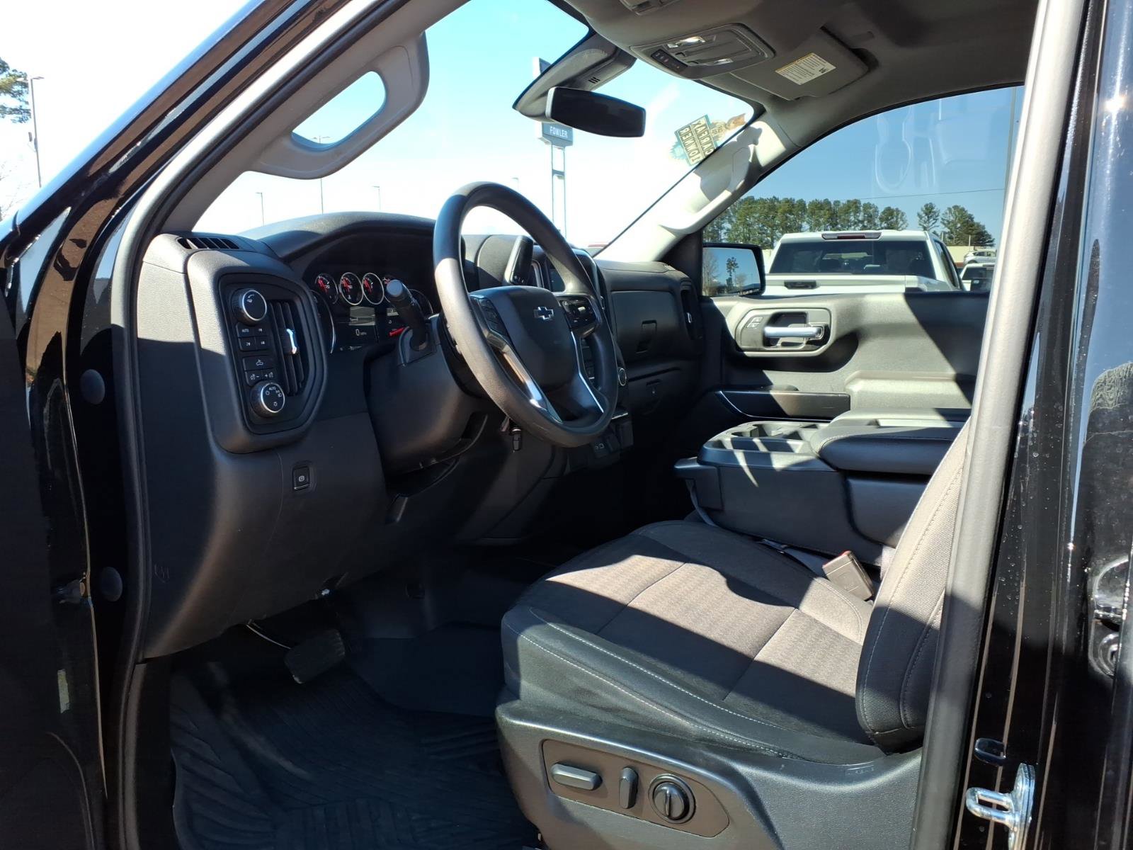 Used 2022 Chevrolet Silverado 1500 Custom Trail Boss w/ Midnight Edition AWD/4WD image 21